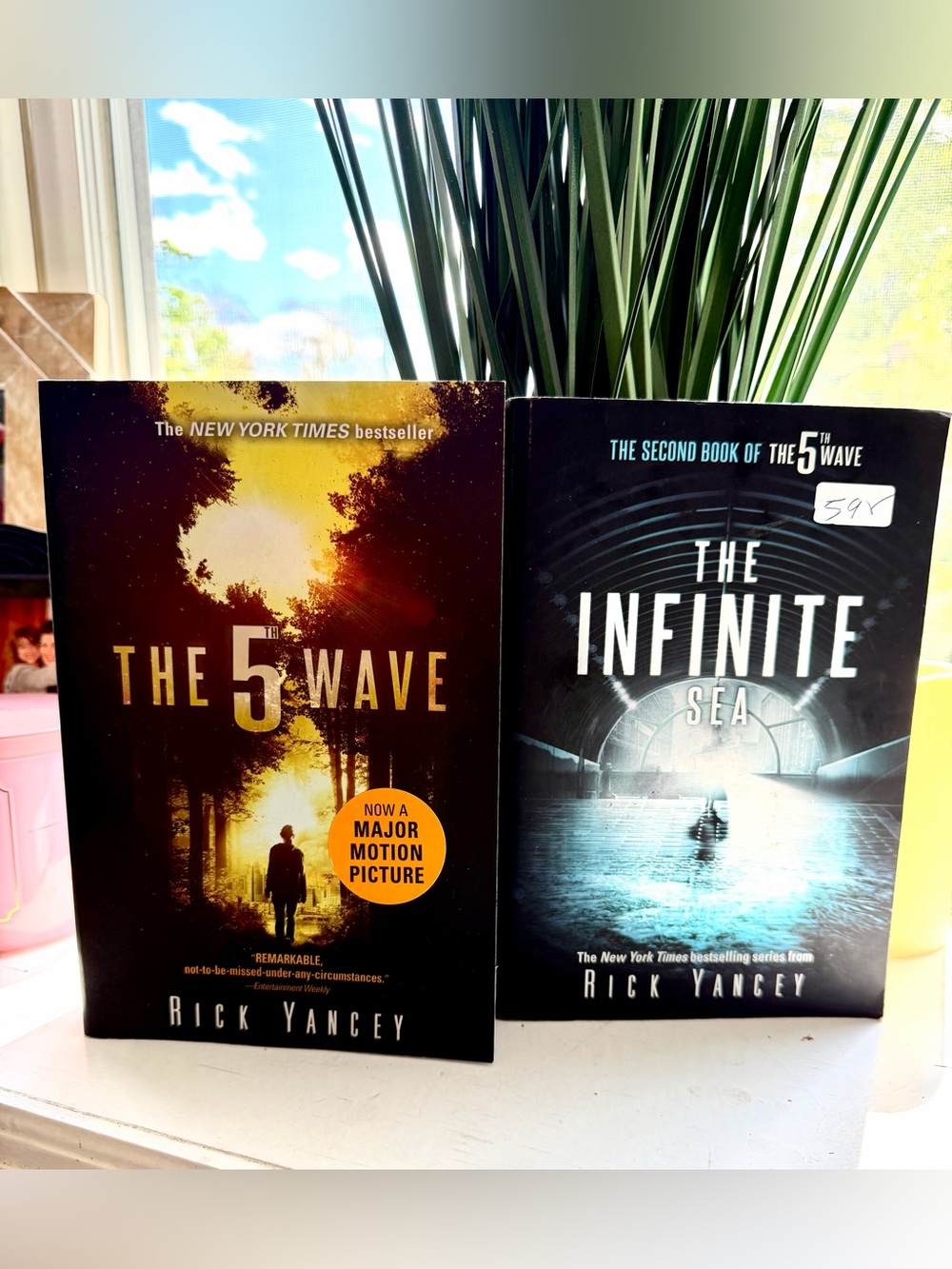 The 5th Wave + The Infinite Sea Sci-Fi Apocalypse Book Bundle